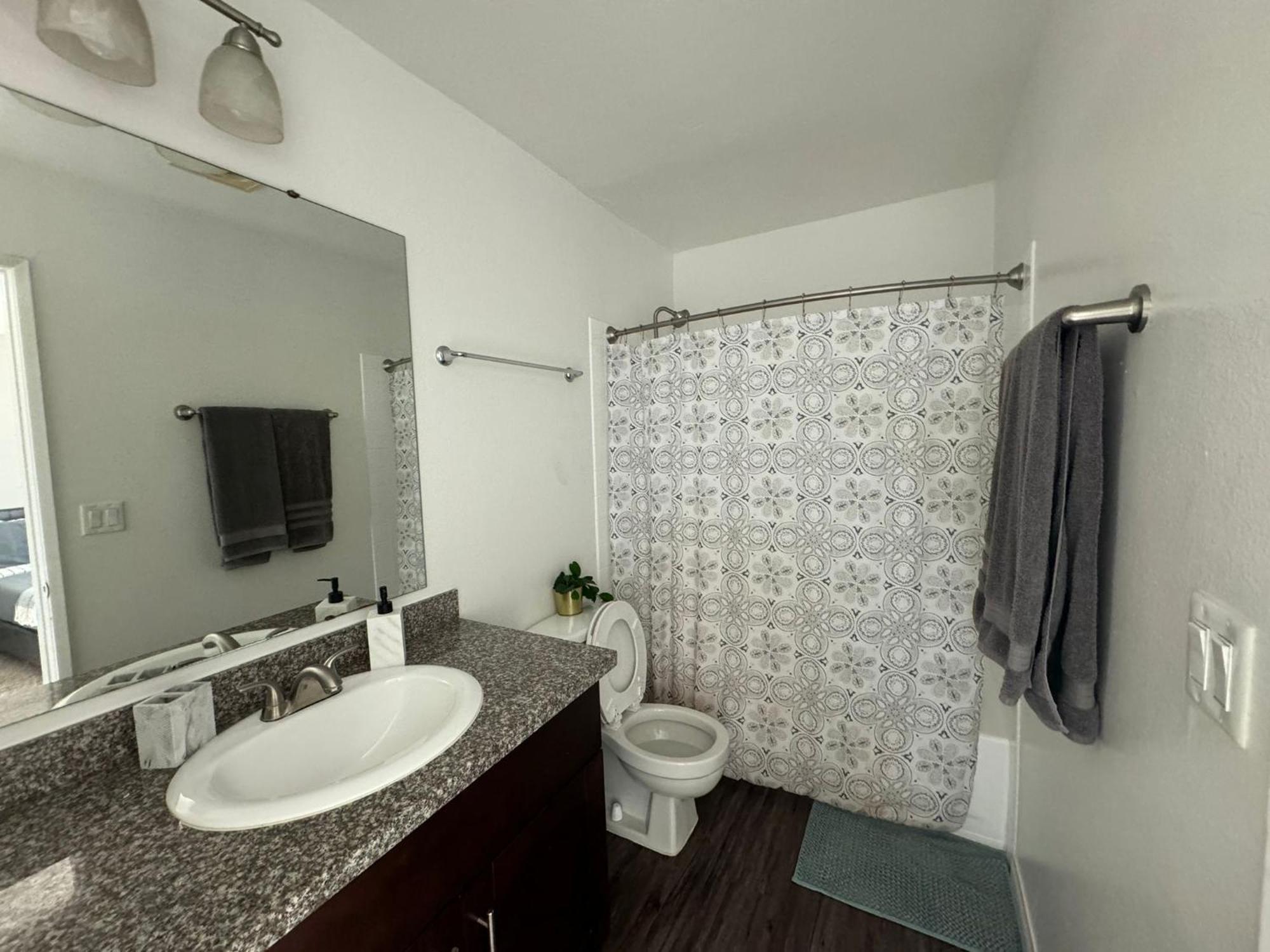 Incredible Two Bedroom Hollywood Apartments Free Parking Los Angeles Bagian luar foto