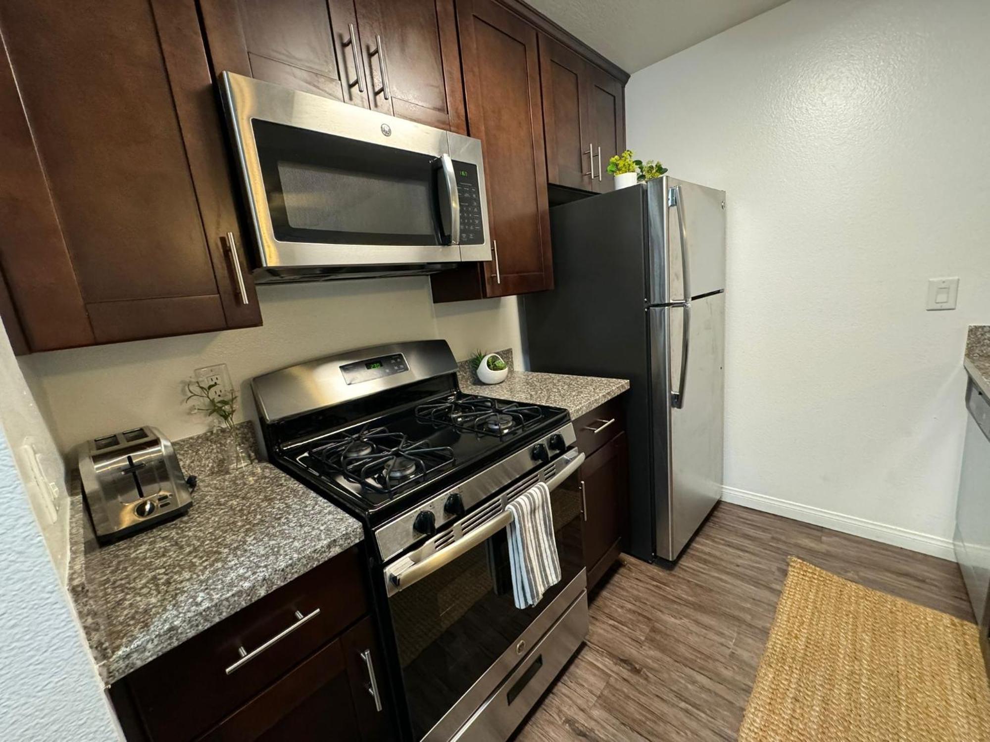 Incredible Two Bedroom Hollywood Apartments Free Parking Los Angeles Bagian luar foto