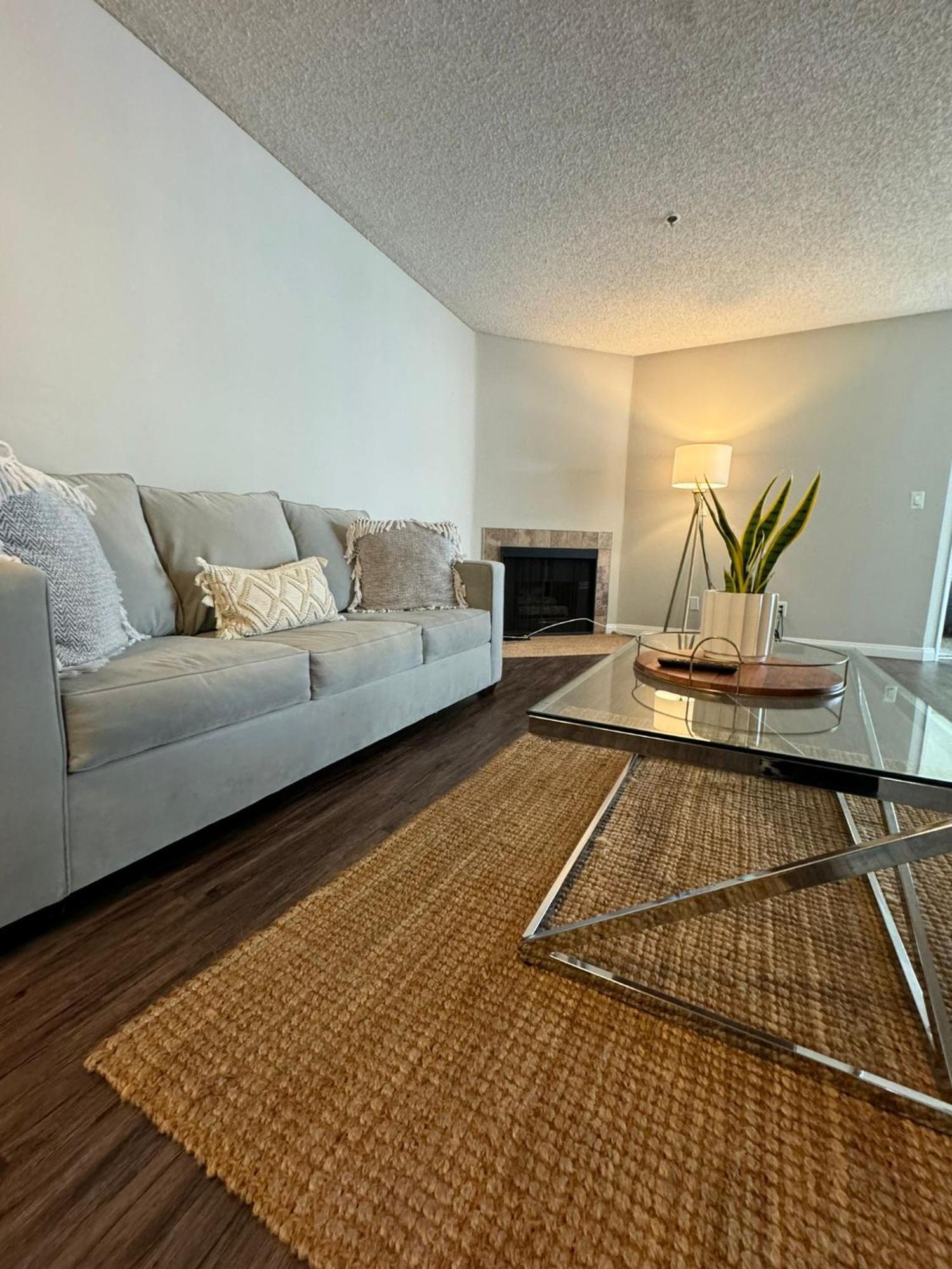 Incredible Two Bedroom Hollywood Apartments Free Parking Los Angeles Bagian luar foto