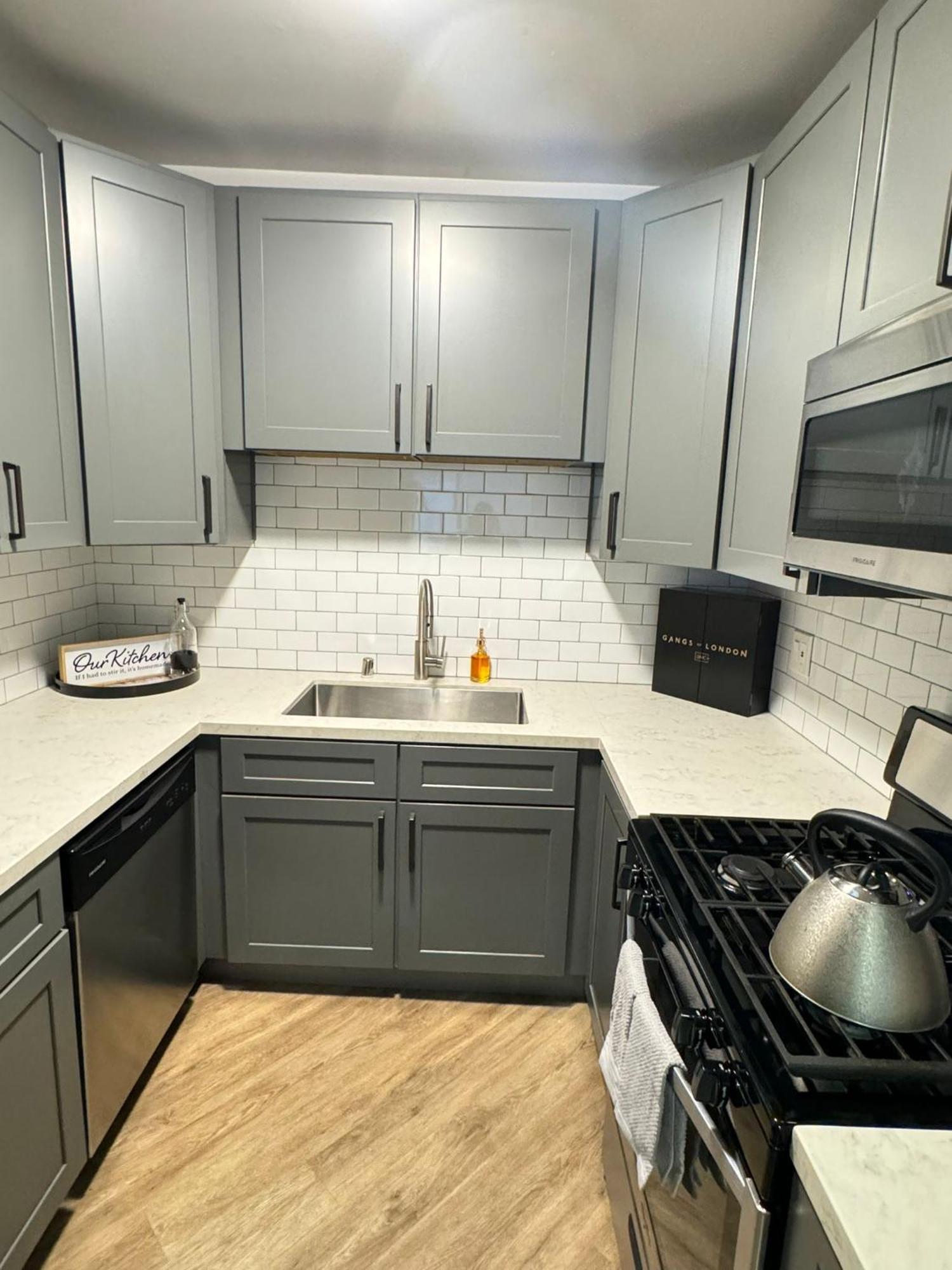 Incredible Two Bedroom Hollywood Apartments Free Parking Los Angeles Bagian luar foto